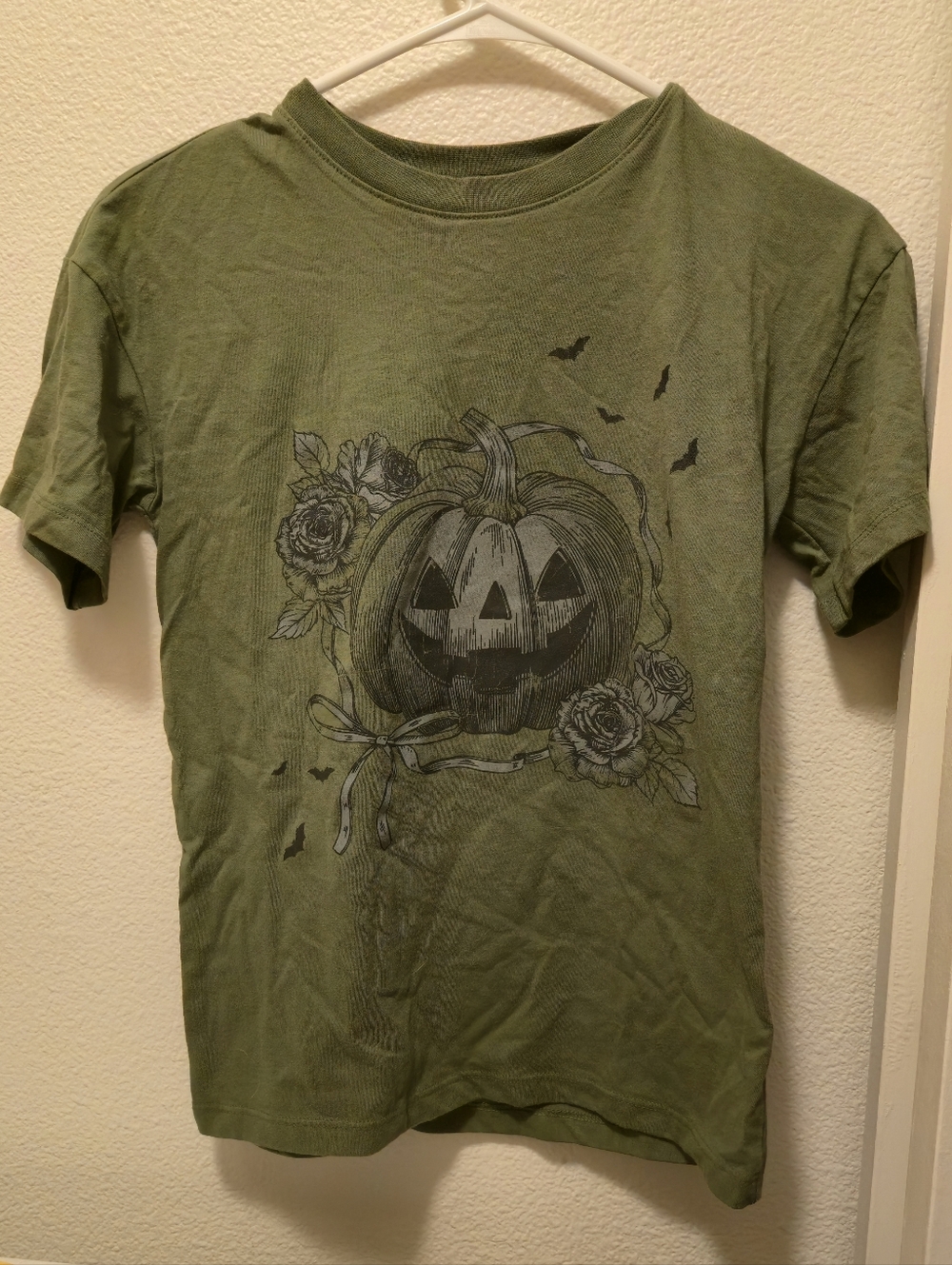 Pumpkin Bats Floral Bow Ribbon Graphic Tee